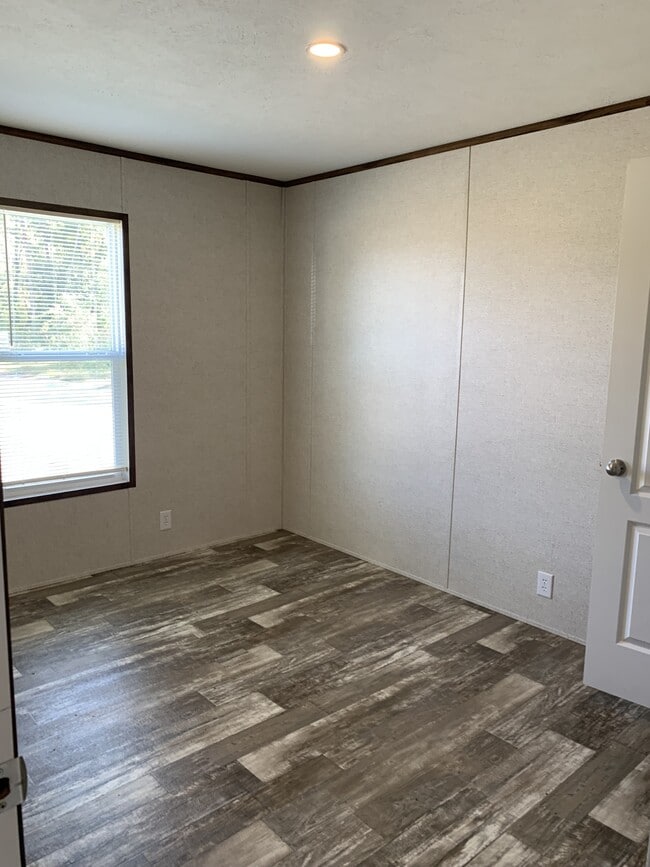 Building Photo - 100 Bristol St