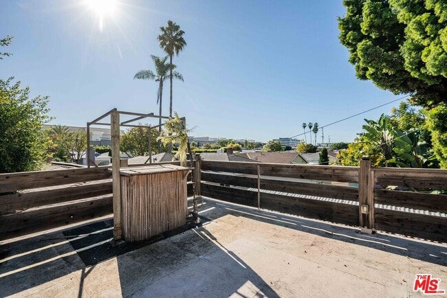 Building Photo - 12413 Beatrice St