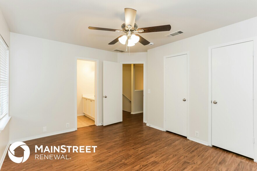 Building Photo - 10620 Astor Dr