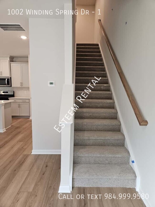 Building Photo - 1002 Winding Spg Dr