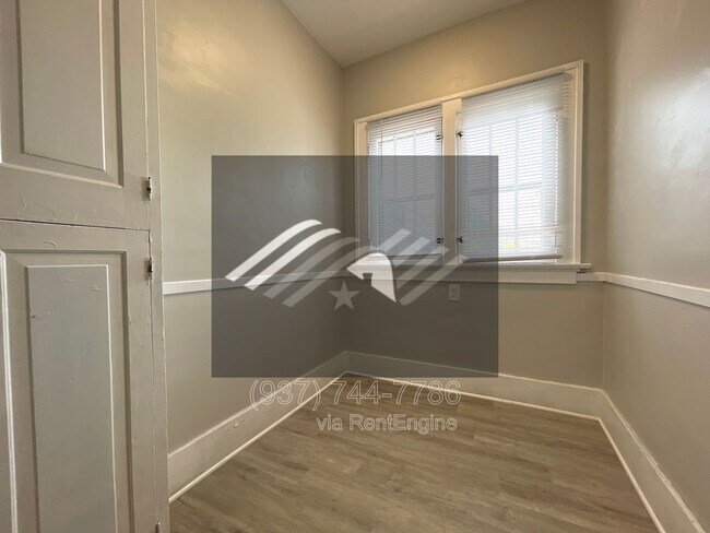 Building Photo - 2411 N Main St