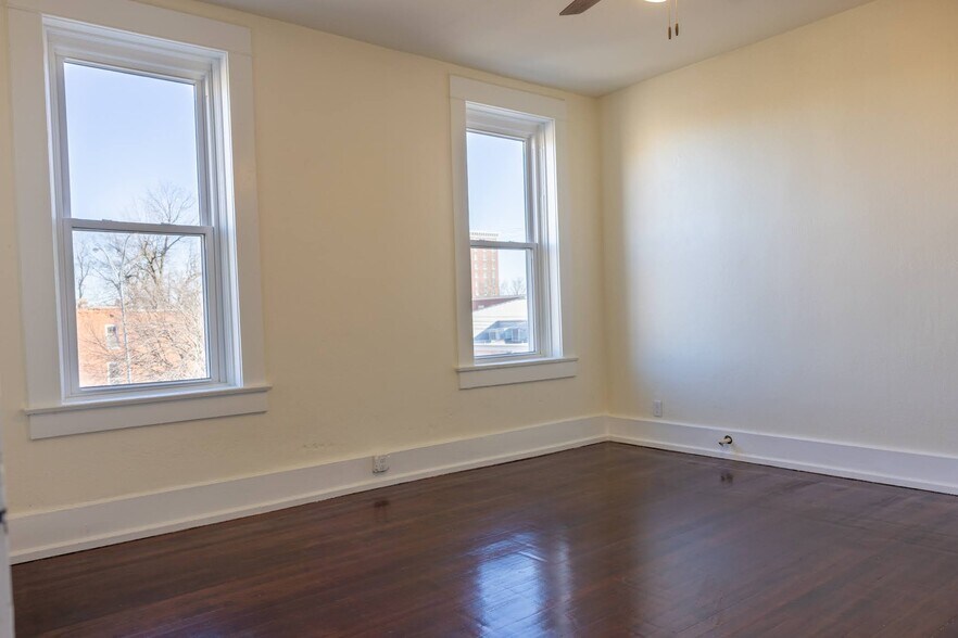 Building Photo - 537 Denison