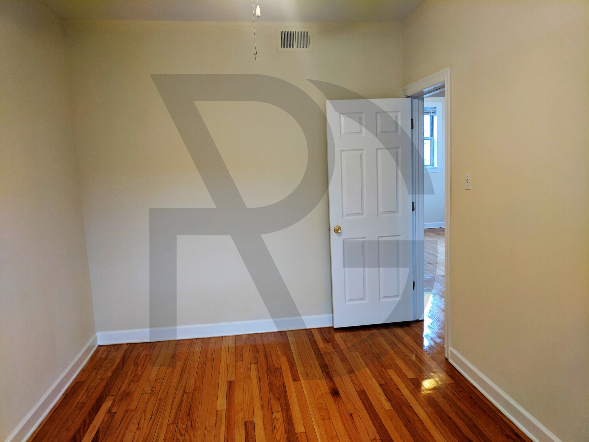 Building Photo - 540 W Aldine Ave