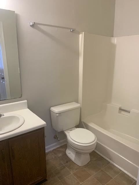 Building Photo - 8 Thackery Rd