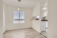 Building Photo - Stunning Recently Updated, 2 Bedroom Unit!  ** MOVE-IN SPECIAL!! HALF OFF FIRST MONTH'S RENT!! **
