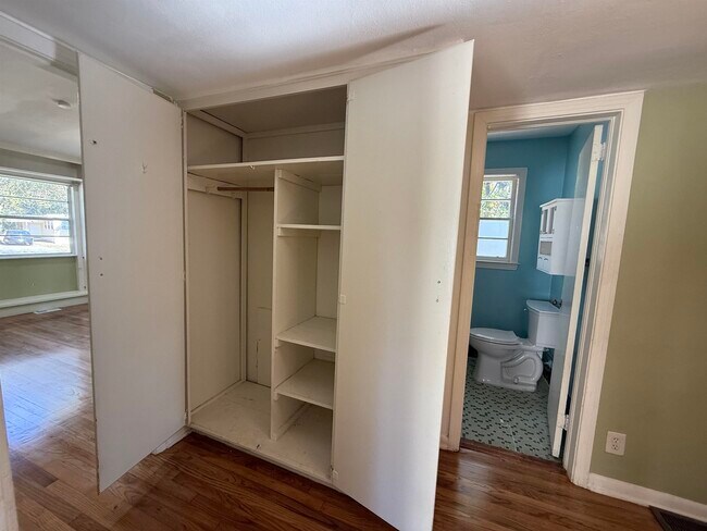 Building Photo - 1811 Tyndall Dr