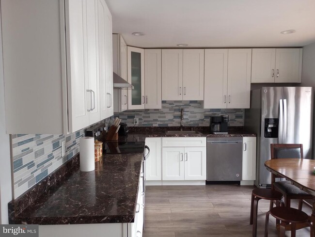 Building Photo - 276 Paxinos Dr