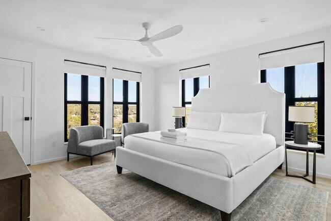 Building Photo - 2701 Bumble Bee Dr