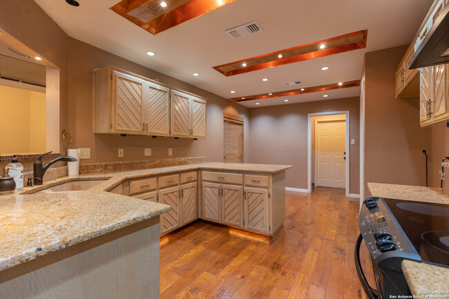 Building Photo - 14110 Vistawood-