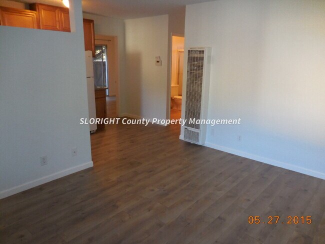 Building Photo - AVAILABLE DECEMBER - 2 bed / 1 Bath Single...