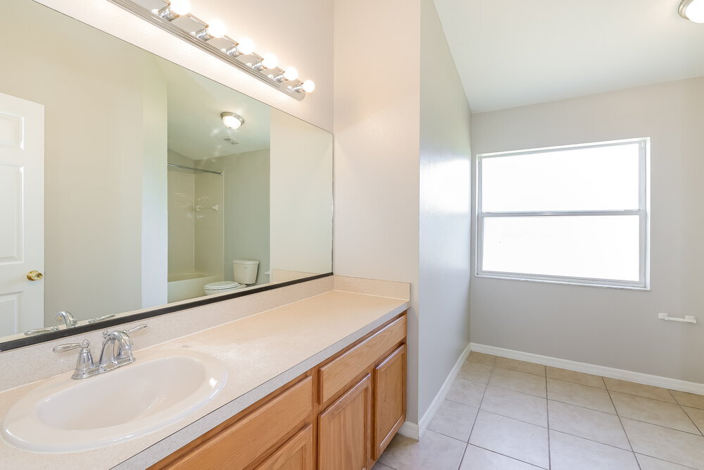 Building Photo - 2628 Sunningdale Dr