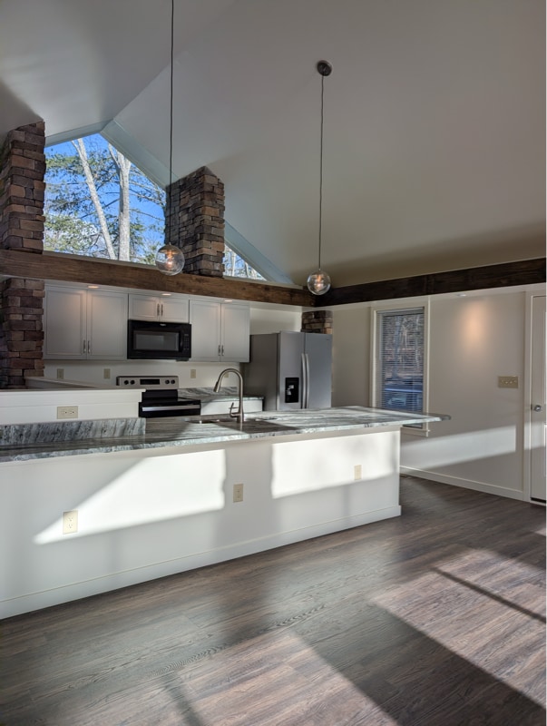 Building Photo - 515 Lakeview Dr