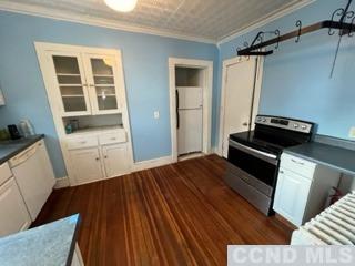 Building Photo - 17 Rossman Ave