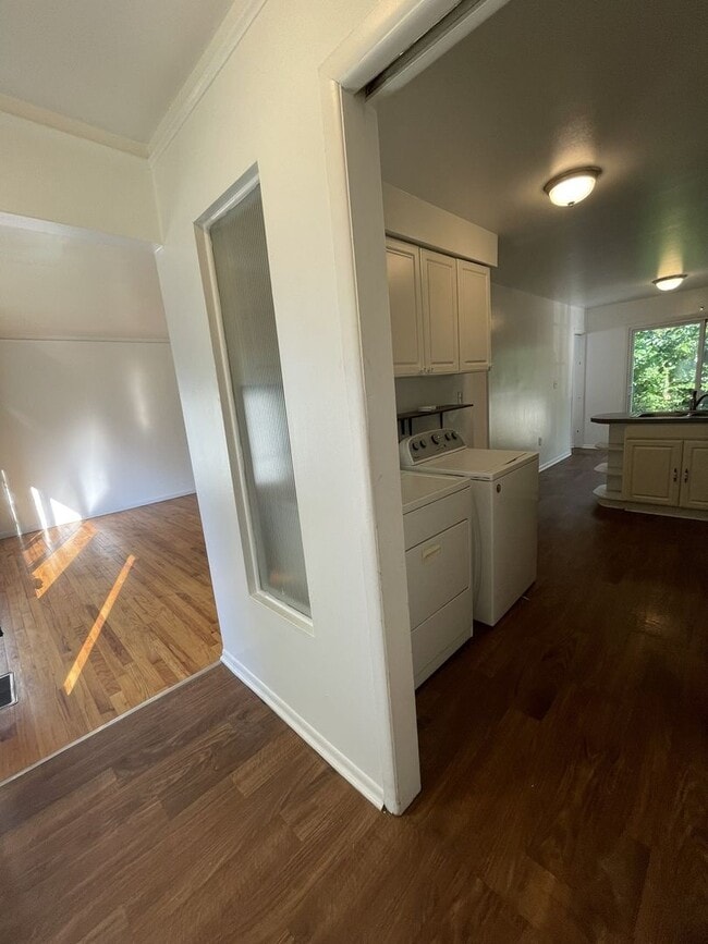 Building Photo - Three Bedroom Home in Sugarbrook Area!