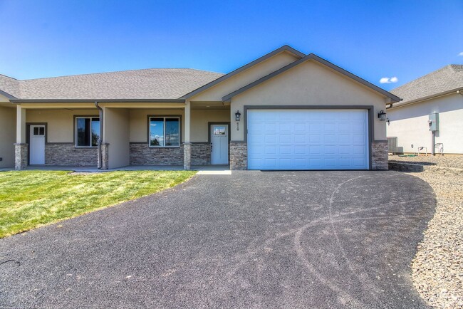 Building Photo - Gorgeous 3 Bedroom Home in West Valley