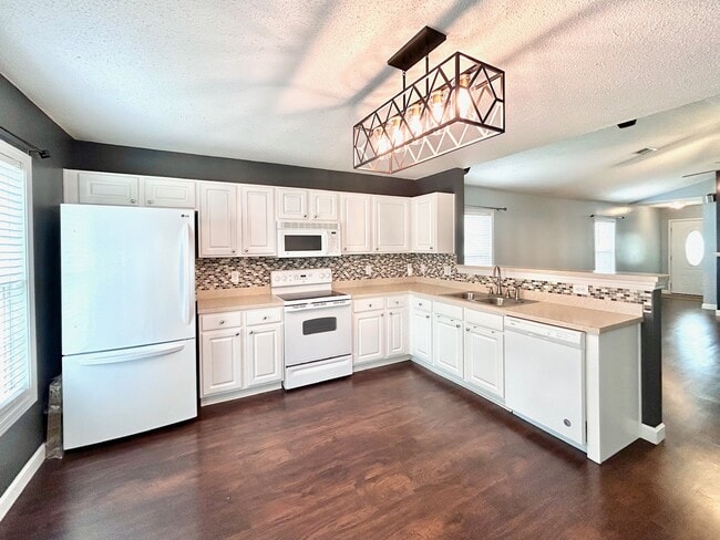 Building Photo - 245 Cardinal Pne Ln