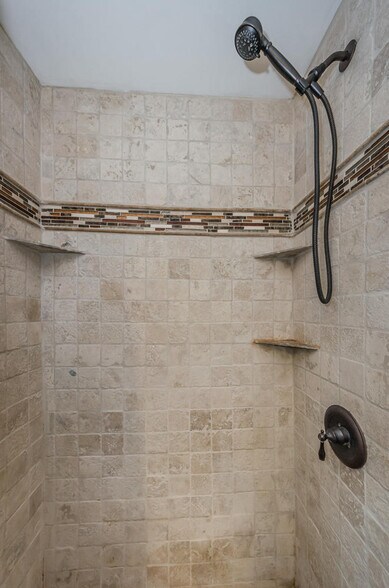 Building Photo - 245 Bel Forest Dr