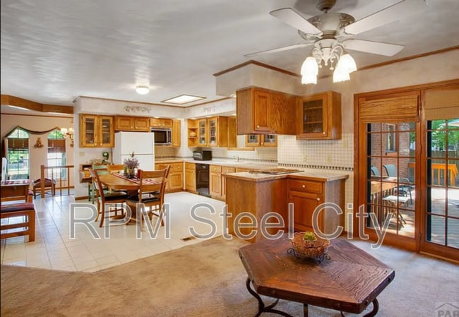 Building Photo - 2541 Taylor Ln