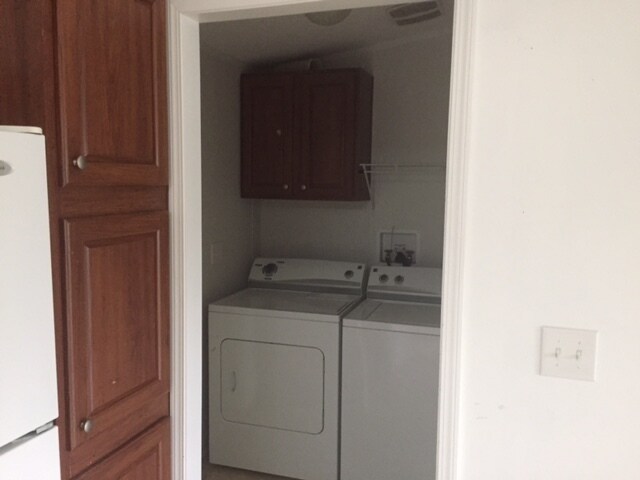 Building Photo - 1445