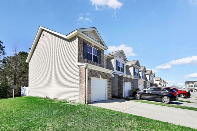Building Photo - 850 Canyon Oak Loop
