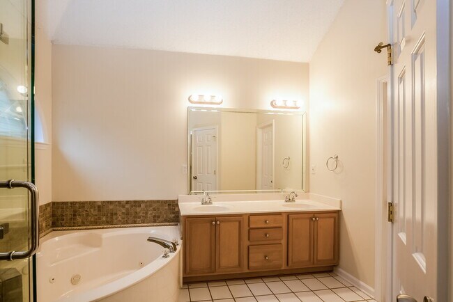 Building Photo - 2618 Wood Sage Dr