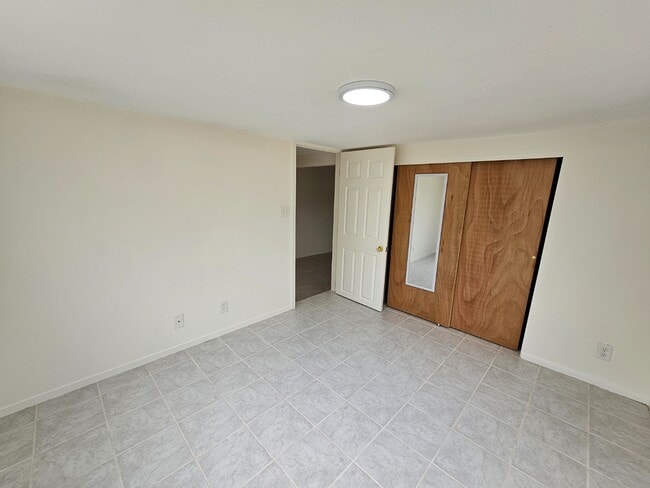 Building Photo - 1 Bed 1 Bath Apartment. No parking