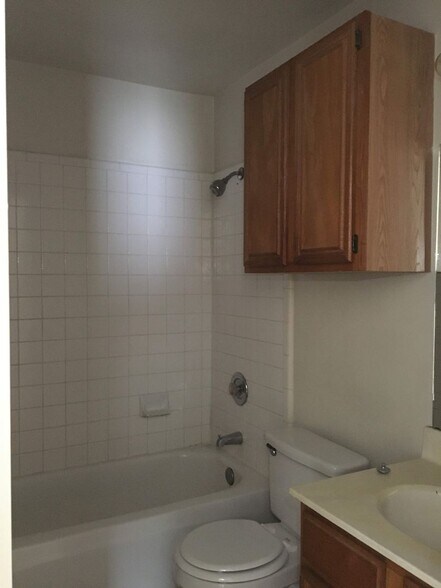 Building Photo - 1505 Benttree Dr