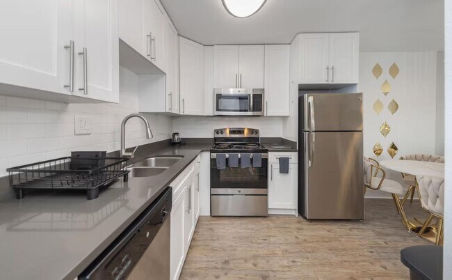 Building Photo - 4312 W Roland St