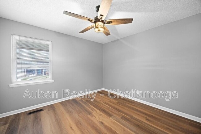 Building Photo - 1214 Helena Dr