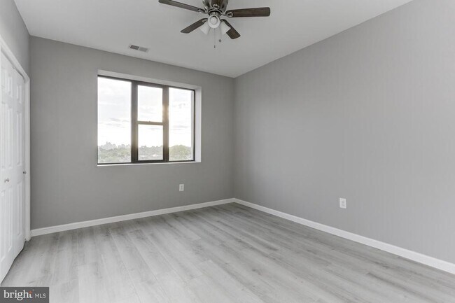 Building Photo - 400 N Highland Ave