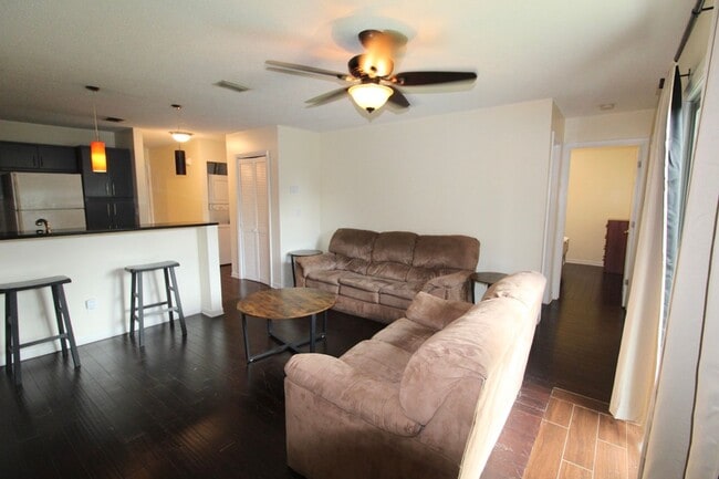 Building Photo - 1342 Hunters Rd