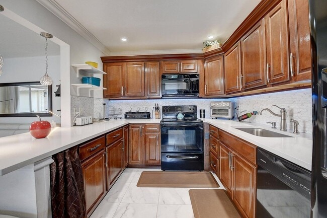 Building Photo - 123 Saxony Ln