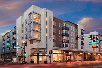 Building Photo - Solstice