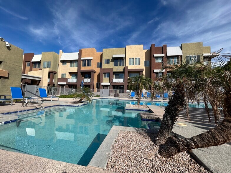 Building Photo - 6605 N 93rd Ave