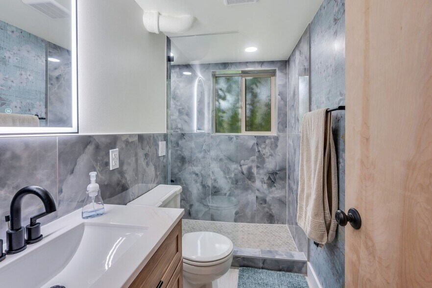 Building Photo - 3536 E Hermes Dr