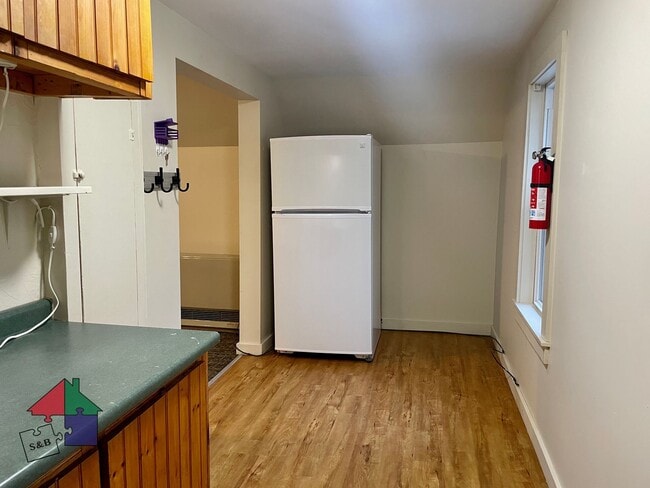 Building Photo - 293 US-302