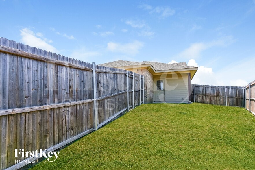 Building Photo - 1404 Waco Turner Dr