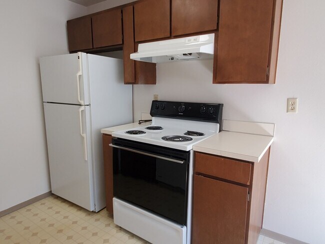 Building Photo - 1629 Maple Ln