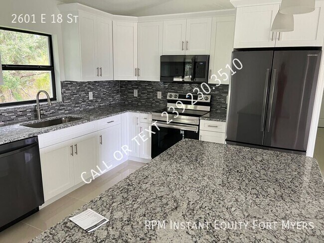 Building Photo - 2601 E 18th St