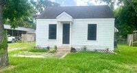 Building Photo - 1010 N Valderas St