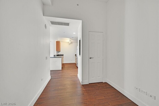 Building Photo - 200 W Sahara Ave