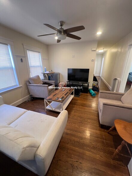 Primary Photo - 117 Burget Ave