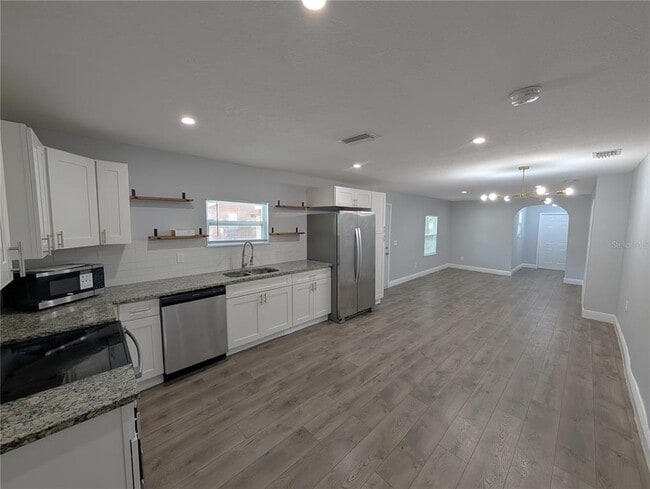 Building Photo - 1608 E New Orleans Ave