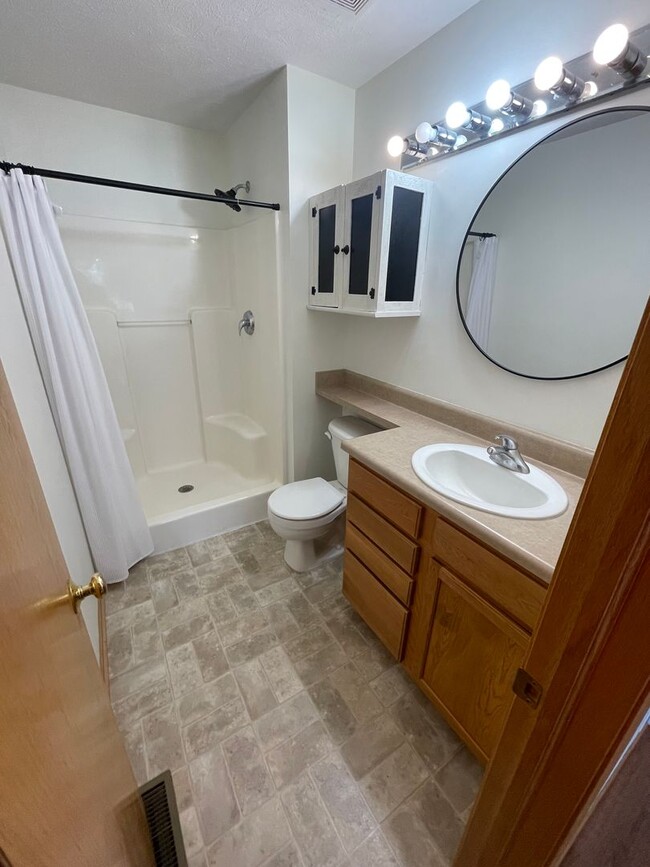 Building Photo - Beautiful open-concept ranch
