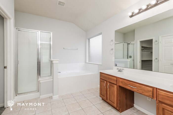 Building Photo - 28615 Hidden Cove Dr