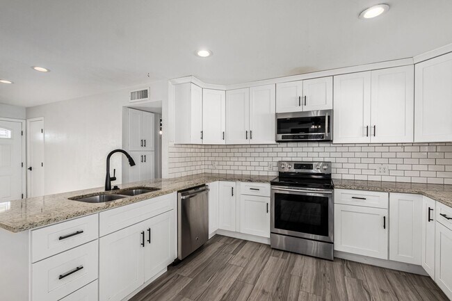 Building Photo - Beautiful 4 Bedroom Home Near Old Town Scottsdale & ASU