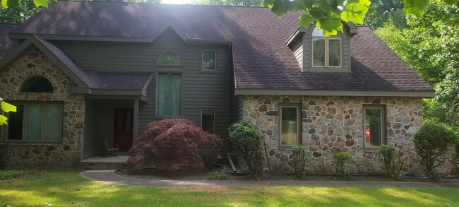 Primary Photo - 44 Frederick Way