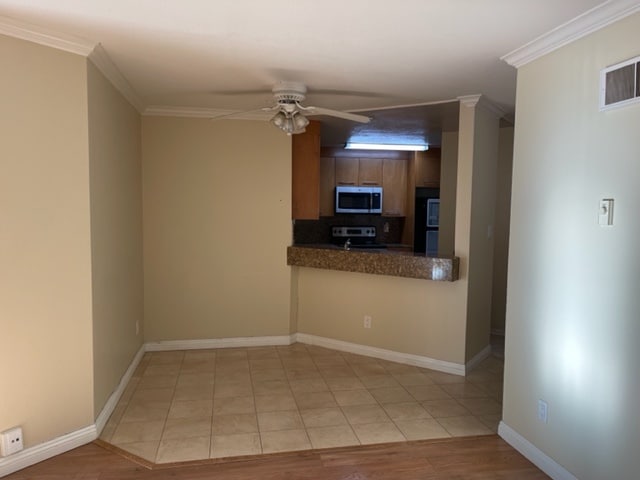 Building Photo - 7515 Charmant Dr