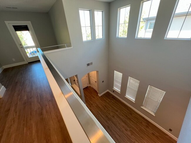 Building Photo - 1654 Lone Oak Trail