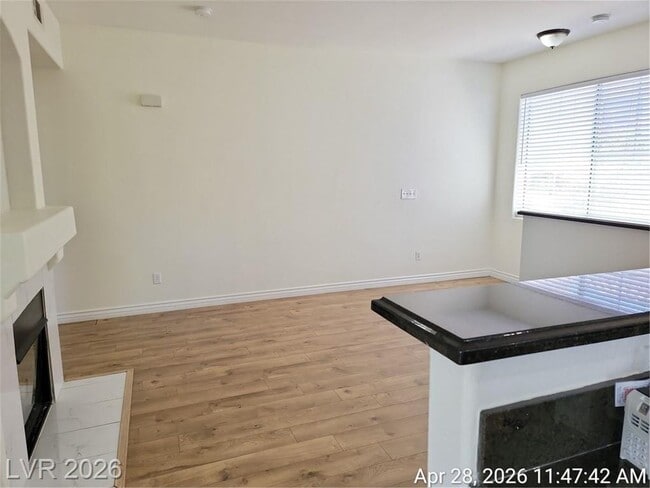 Building Photo - Gated Falls Condo with 3 Bedrooms, Granite Kitchen & Resort Amenities